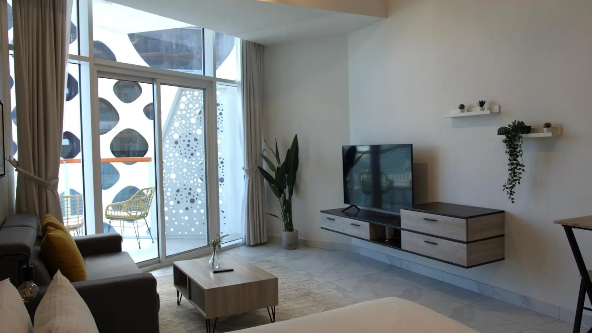 Apartment Uptown Getaway Charming Studio With Canal Burj & View Dubai