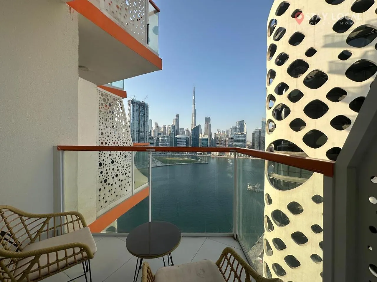 Uptown Getaway Charming Studio With Canal Burj & View Dubai