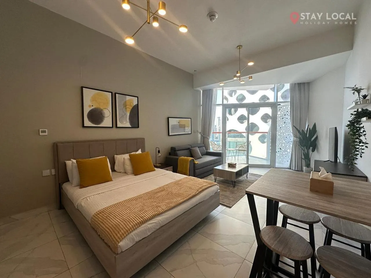 Apartment Uptown Getaway Charming Studio With Canal Burj & View Dubai