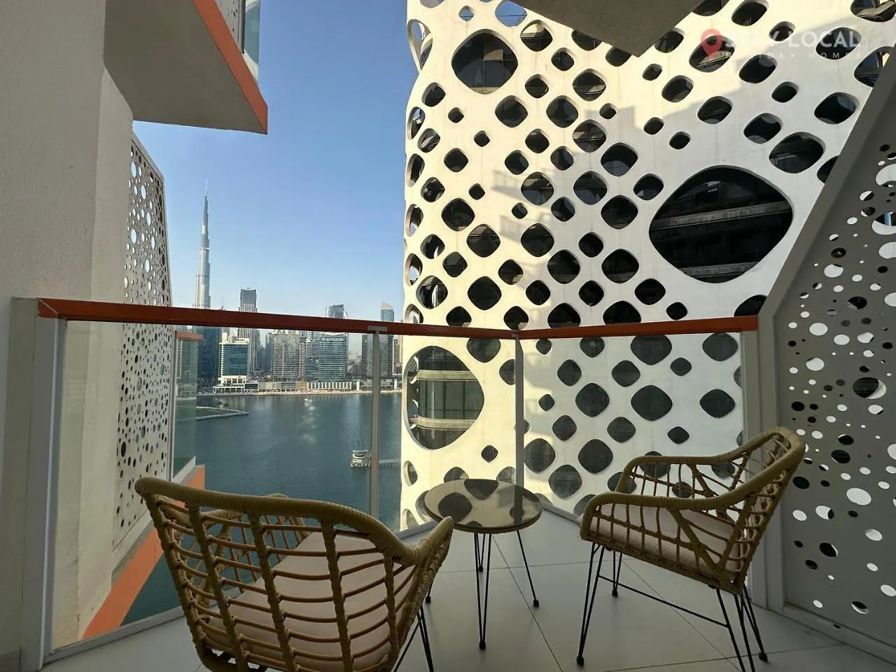 Uptown Getaway Charming Studio With Canal Burj & View 두바이 아랍에미리트