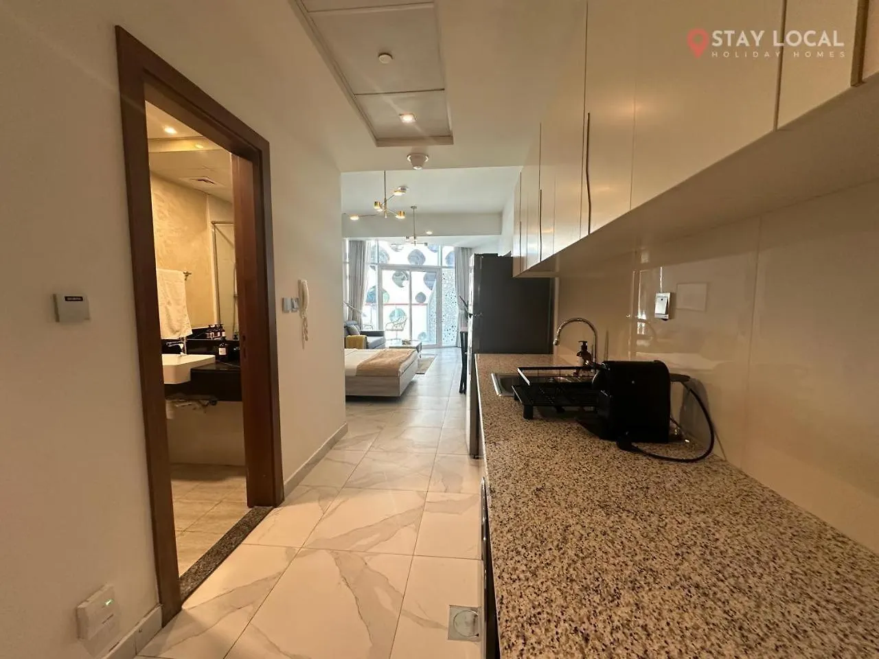 Uptown Getaway Charming Studio With Canal Burj & View 두바이 아랍에미리트